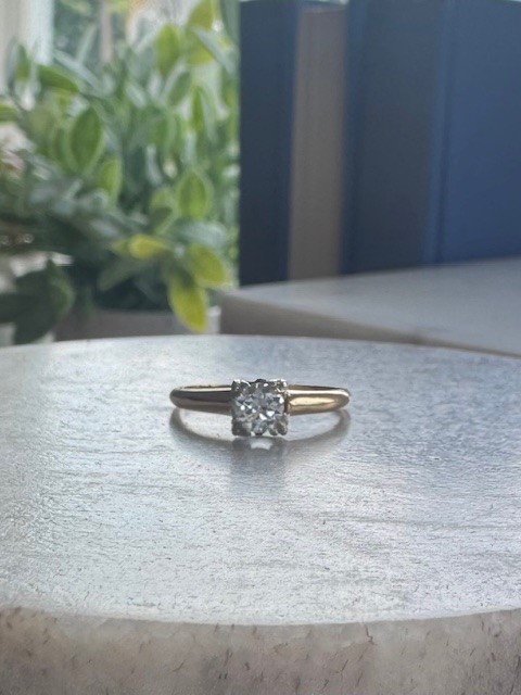 14K two-tone gold old mine cut diamond ring, approx. 0.29 ct, G-H color, I1 clarity, size 5.75, 1.8 grams, 1940s