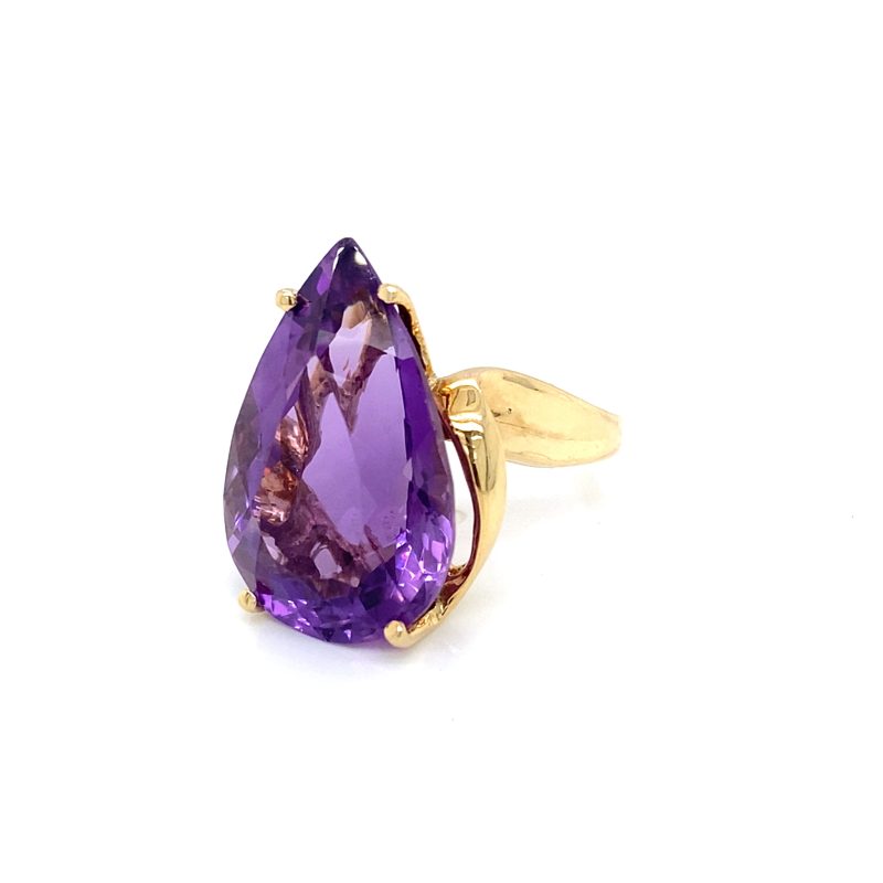 14K yellow gold large amethyst ring, approx. 21 ct center stone, size 9, 11.7 grams, Mid Century