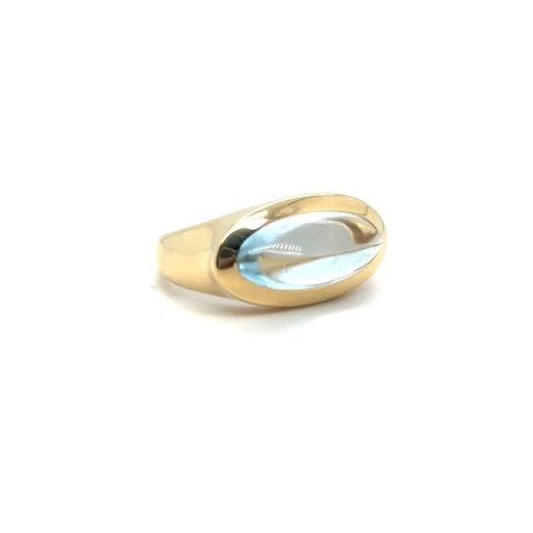 18K yellow gold cabochon blue topaz bezel-set domed ring, 11.21mm x 20.93mm oval stone, dramatically tapered polished shank, size 7, 6.6 grams, sold as is