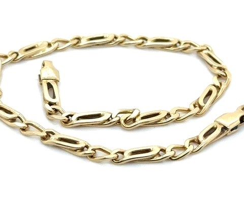 18K yellow gold Figaro chain bracelet, alternating elongated and round curb links, high-polish finish, lobster claw clasp, approx. 8" x ³⁄₁₆", 9.83 grams, contemporary