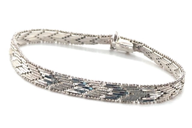 Sterling silver Italian riccio woven link bracelet with beaded borders and tongue clasp, 7.5 inches