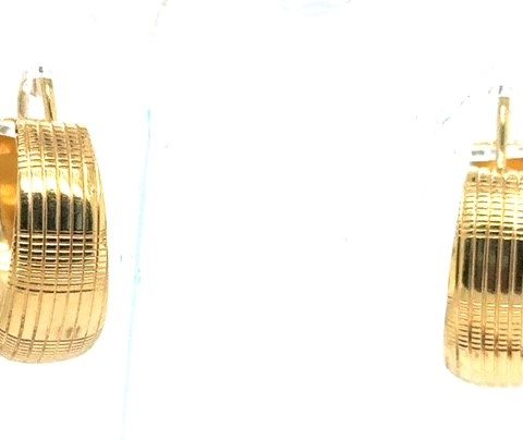 14K yellow gold ribbed tapered hoop earrings, all-over crosshatch grid texture, tapered profile wider at base, hinged snap-back closure, approx. ³⁄₁₆" to ⅜" wide, 5.3 grams, early 2000s