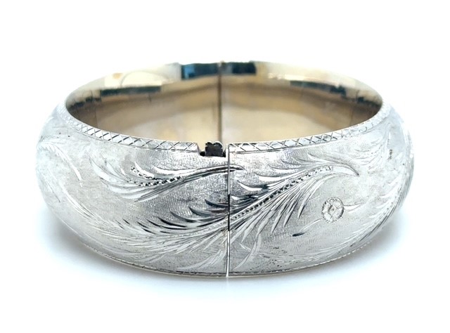 lightbox side clasp
