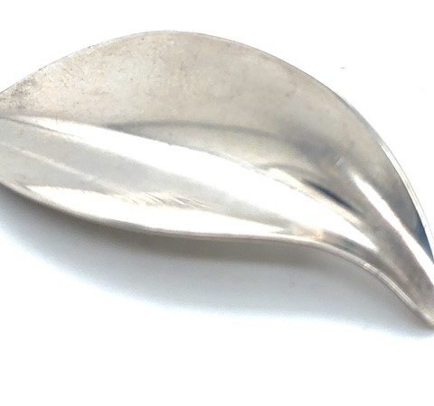Aarre & Krogh sterling silver Danish modernist leaf brooch, 1960s