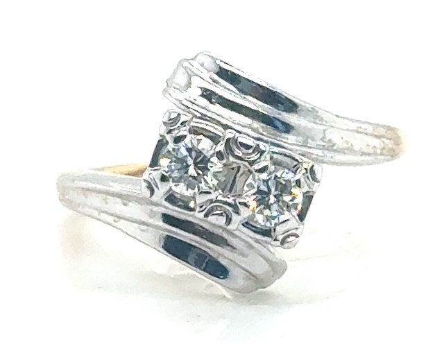 14K Two-Tone Gold Retro Toi et Moi Diamond Ring