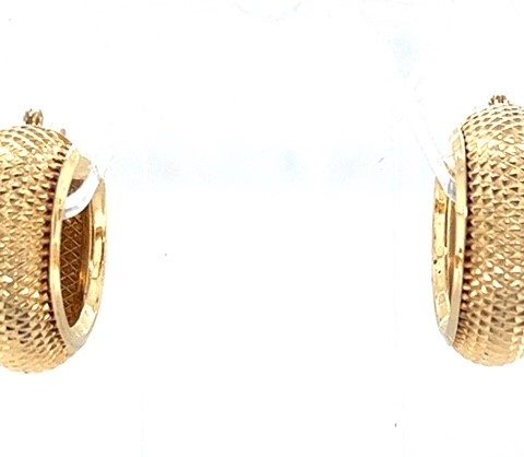 Contemporary 14K yellow gold snake skin mesh pattern hoop earrings