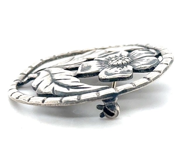 lightbox side clasp